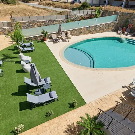 Luxury Suites In Stavromenos Exterior foto