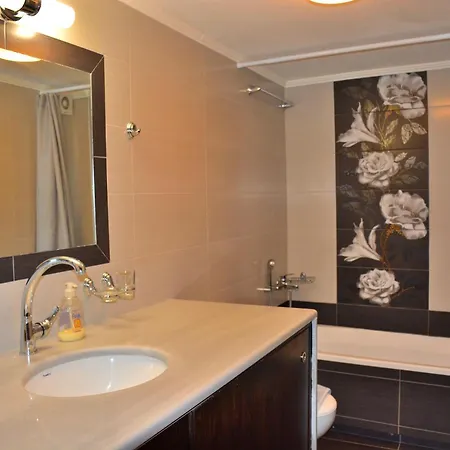 Luxury Suites In Stavromenos Exterior foto