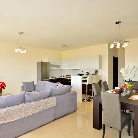 Luxury Suites In Stavromenos Exterior foto